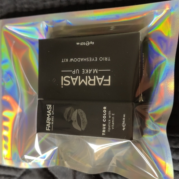 Farmasi make up combo - Picture 2 of 7